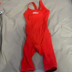 Red Fina approved Arena tech suit